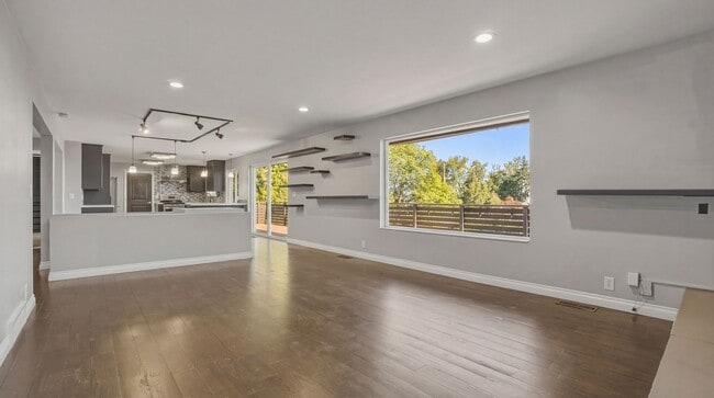 Building Photo - Wasatch Blvd Gem!! Hot Tub, Sauna, & Trails in Top SLC Location