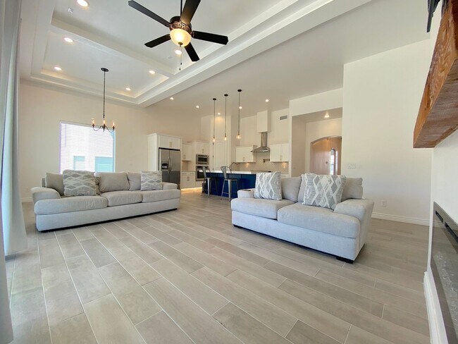 Building Photo - West El Paso Cimarron Neighborhood Stunning 4 bed/2.5bath