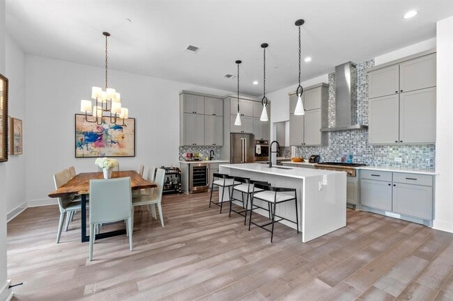 Building Photo - 4016 Diligence Dr