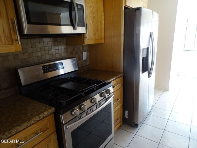 Building Photo - 5245 Roger Maris Dr