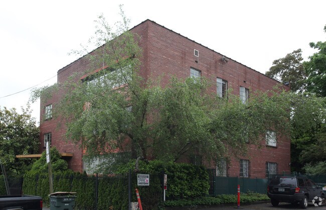 Building Photo - 303 Harvard Apartments