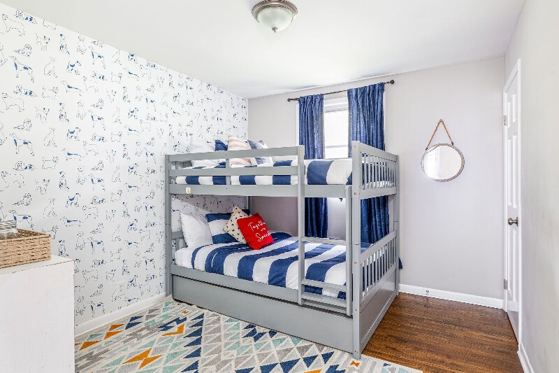 Building Photo - 204 Edgewater Dr