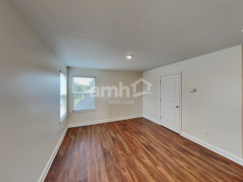 Building Photo - 713 Celebration Lane