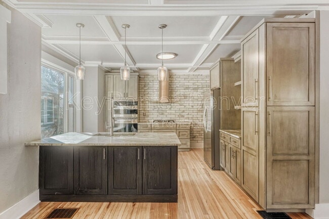 Building Photo - 3056 W Clyde Pl