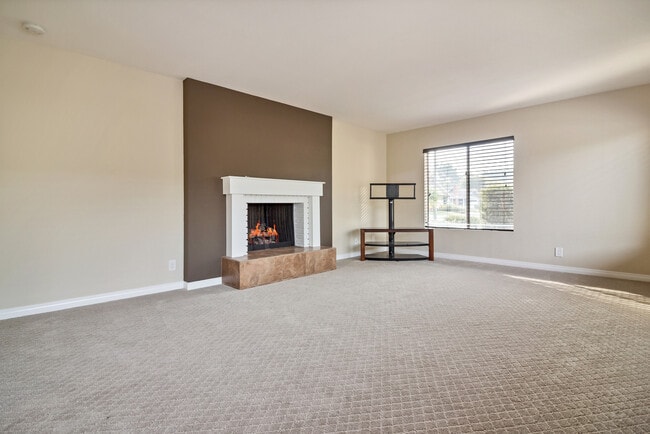 Building Photo - 4501 Pinyon Tree Ln