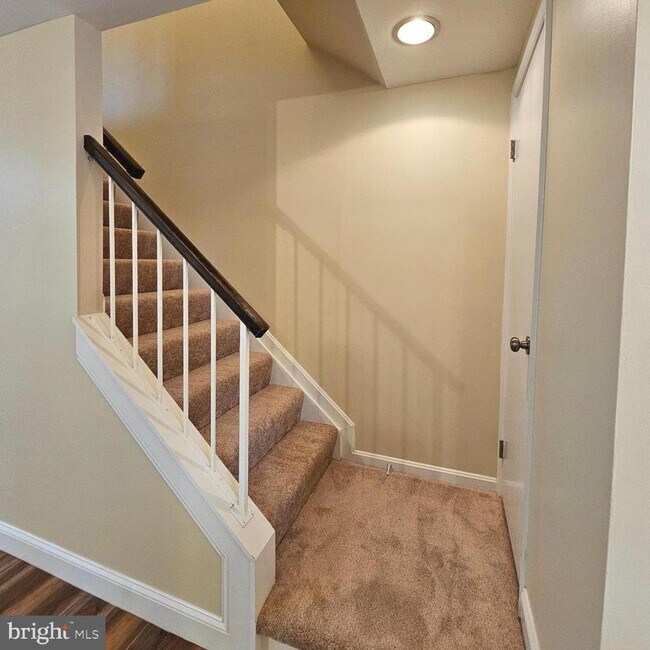 Building Photo - 7811 Wintercress Ln