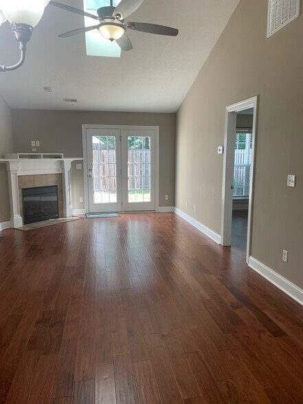 Living Room - 154 Orchard Way