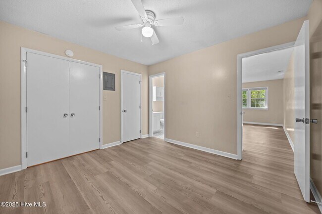Building Photo - 1190 Gould Rd