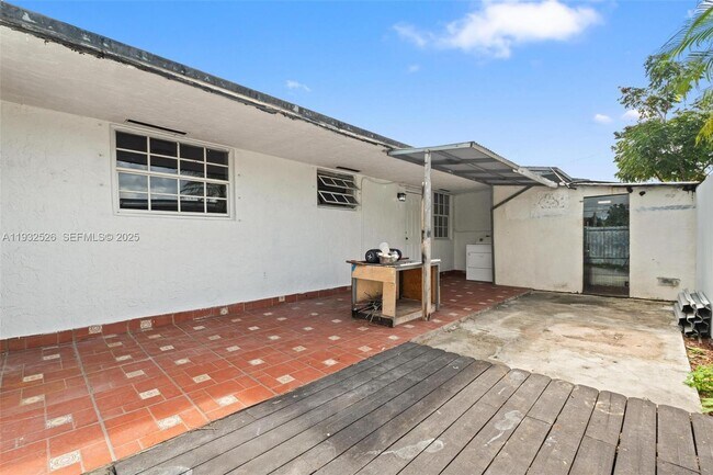 Building Photo - 11441 SW 2nd St