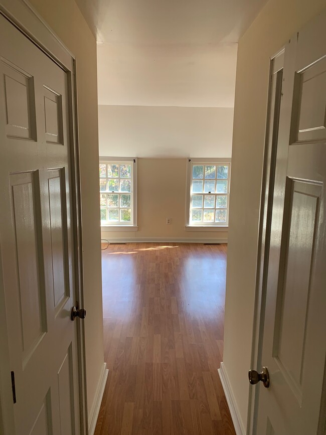 LARGE BEDROOM WITH WINDOWS - 38 Millbrook Stillwater Rd