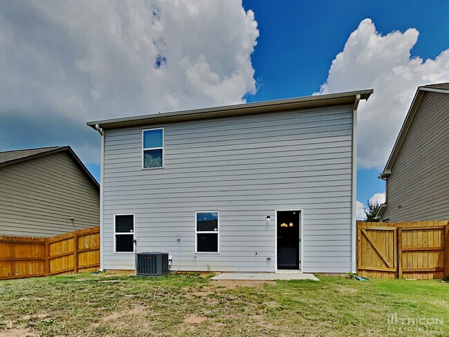 Building Photo - 839 Independence Ave