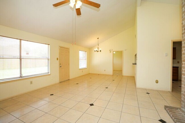 Building Photo - 8215 Summer Quail Dr