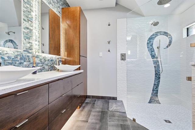 Building Photo - 1617 Oak Creek Dr