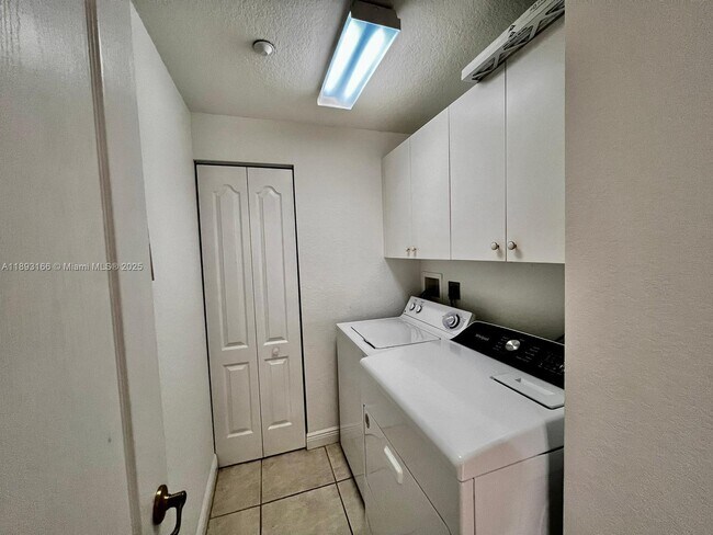 Building Photo - 10700 NW 66th St