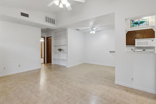 Building Photo - 12416 Deer Falls Dr