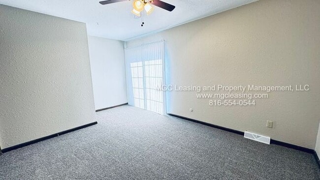 Building Photo - Millwood Townhomes: Convenient access to Lake Tapawingo area