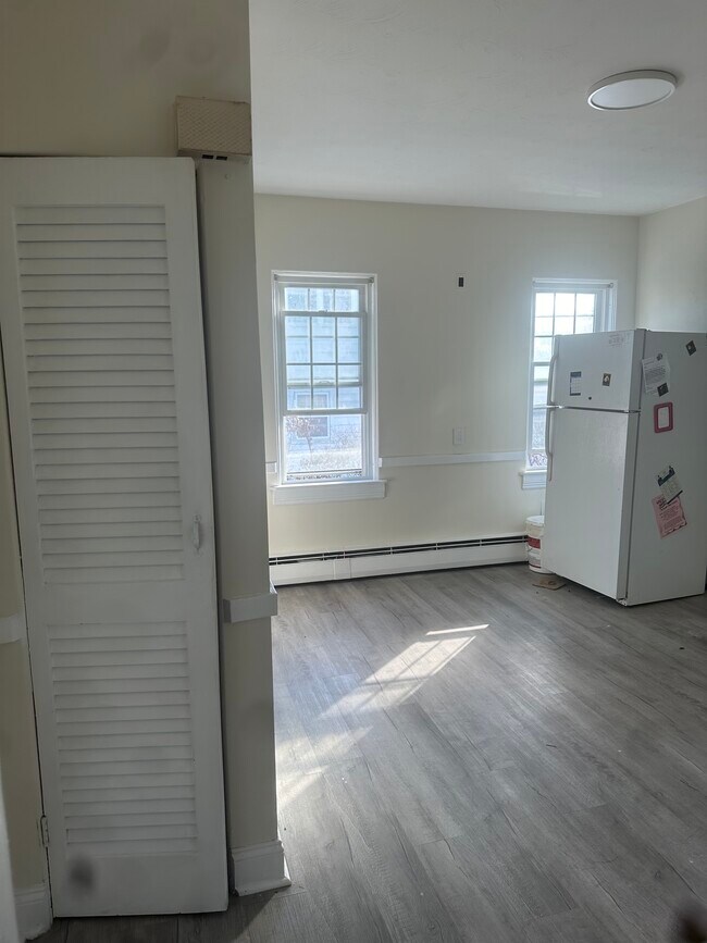 Building Photo - 66 Swift St