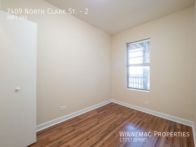 Building Photo - 7409 N Clark St