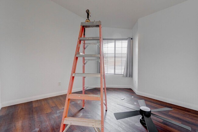 Building Photo - 2205 Riderwood Ave