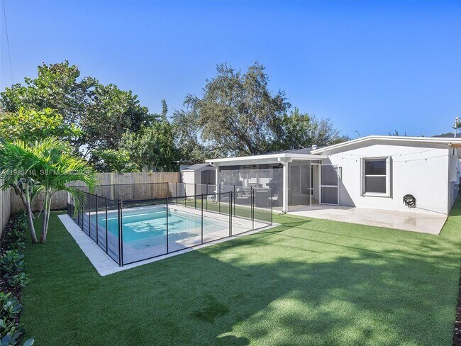 Building Photo - 340 NW 45th St