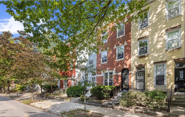 Primary Photo - 2725 Maryland Ave