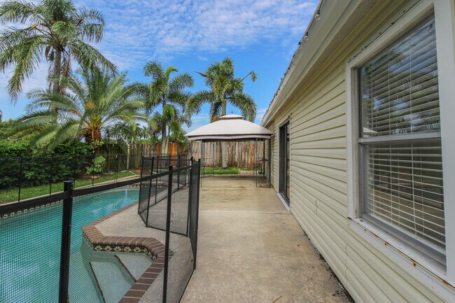 Building Photo - 7870 Blackwood Ln