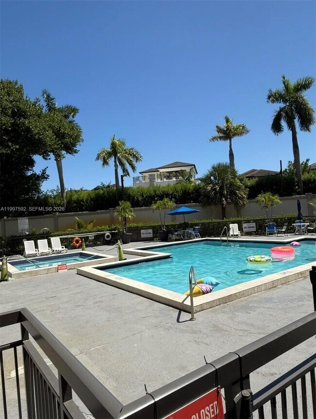 Building Photo - 8353 Lake Dr