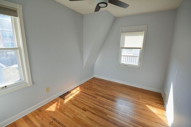 Building Photo - Gorgeous home located just 1 block from St...
