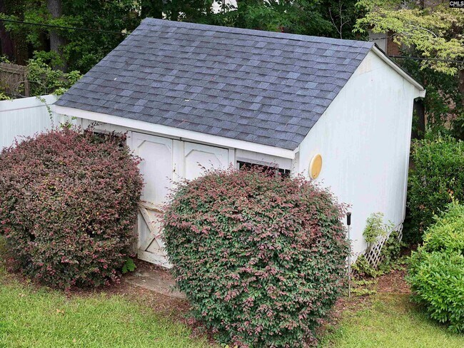 Building Photo - 625 Challedon Dr