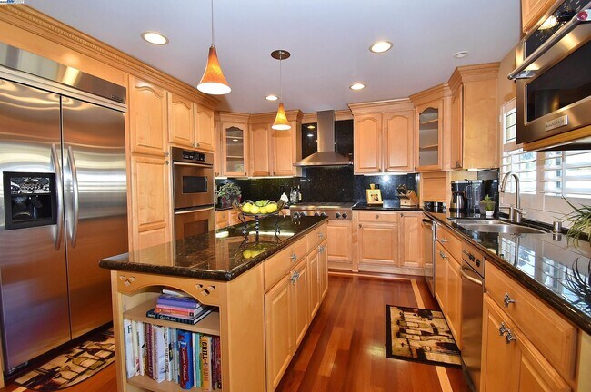Building Photo - 204 Cypress Hills Ct