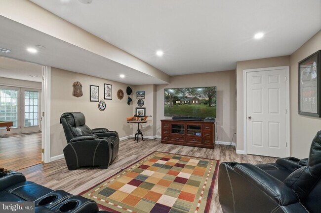 Building Photo - 61 Kirby Ln