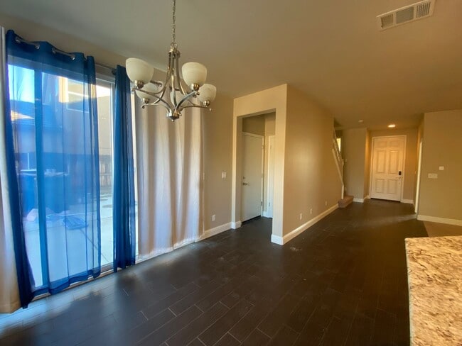 Building Photo - Beautiful 2 story Home in gated community ...