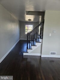 Building Photo - 8120 Kavanagh Rd
