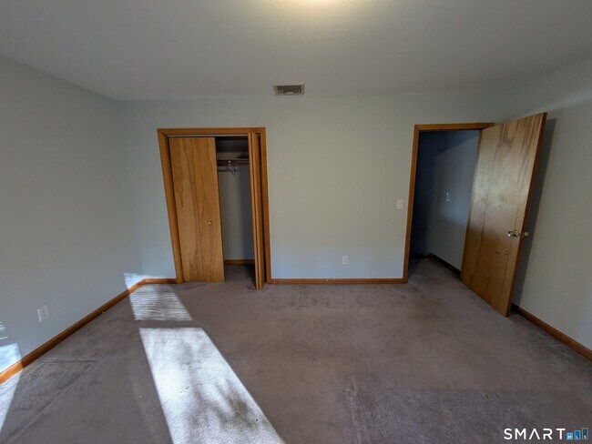 Building Photo - 998 Campbell Ave