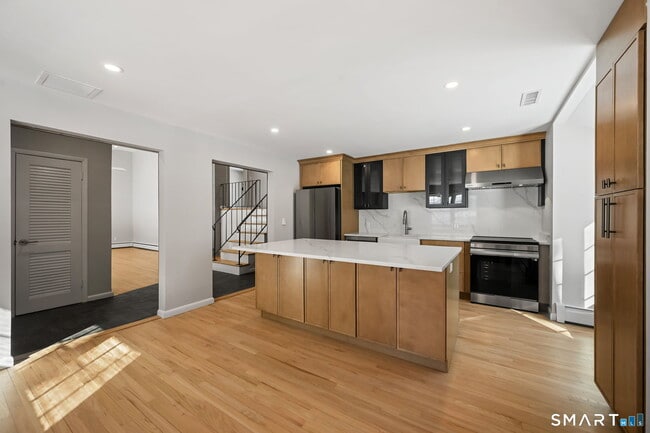 Building Photo - 75 Rivergate Dr