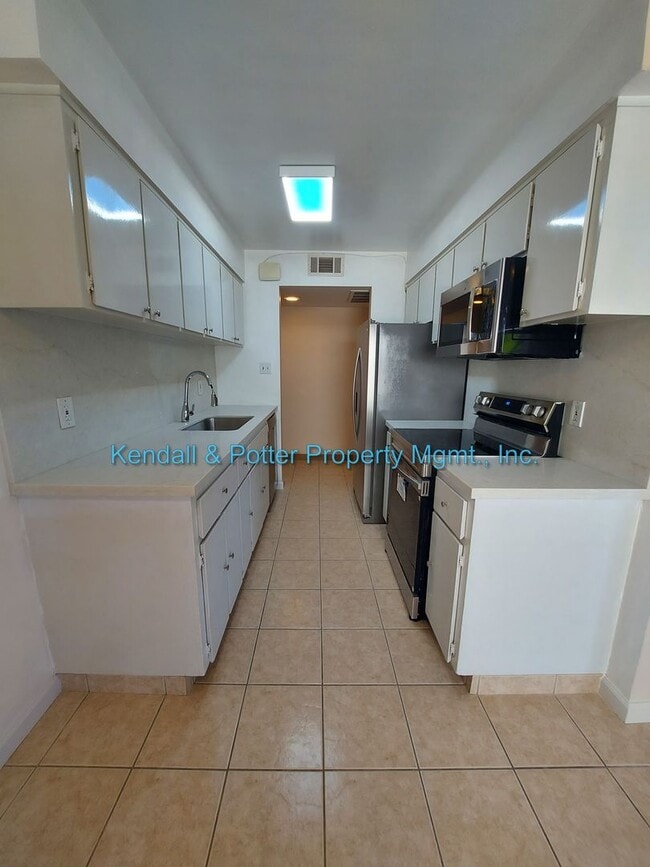 Building Photo - Charming Capitola 2BR with Oversized Patio, Pool Access & Carport Parking - Villas of Capitola!
