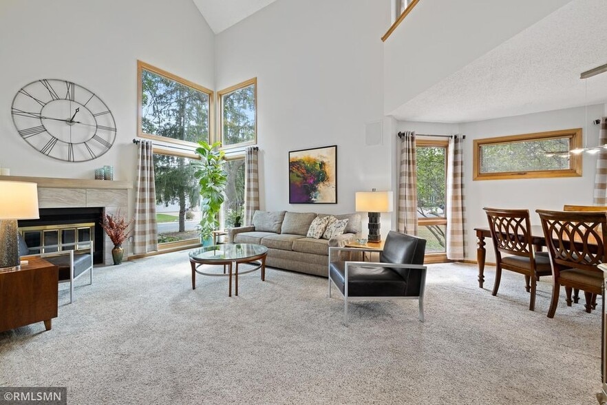 Living Room - 6868 Stonewood Ct