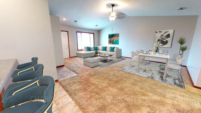 Building Photo - 2 BDS, IN BRANDON, TOWN HOME, ATTACHED GAR...