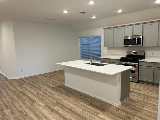 Building Photo - 2909 Eden Lk Ln