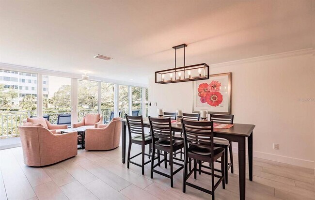 Building Photo - 1125 W Peppertree Dr