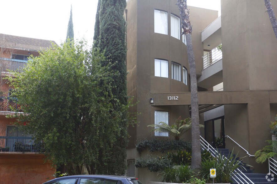 Building Photo - 13112 Valleyheart Dr