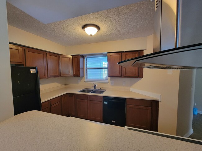 Building Photo - First Floor Plantation Pointe Condo Available!