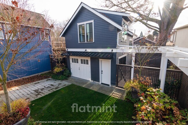 Building Photo - 2315 N 56th St