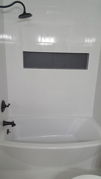 Building Photo - 11 Cedarland Ct