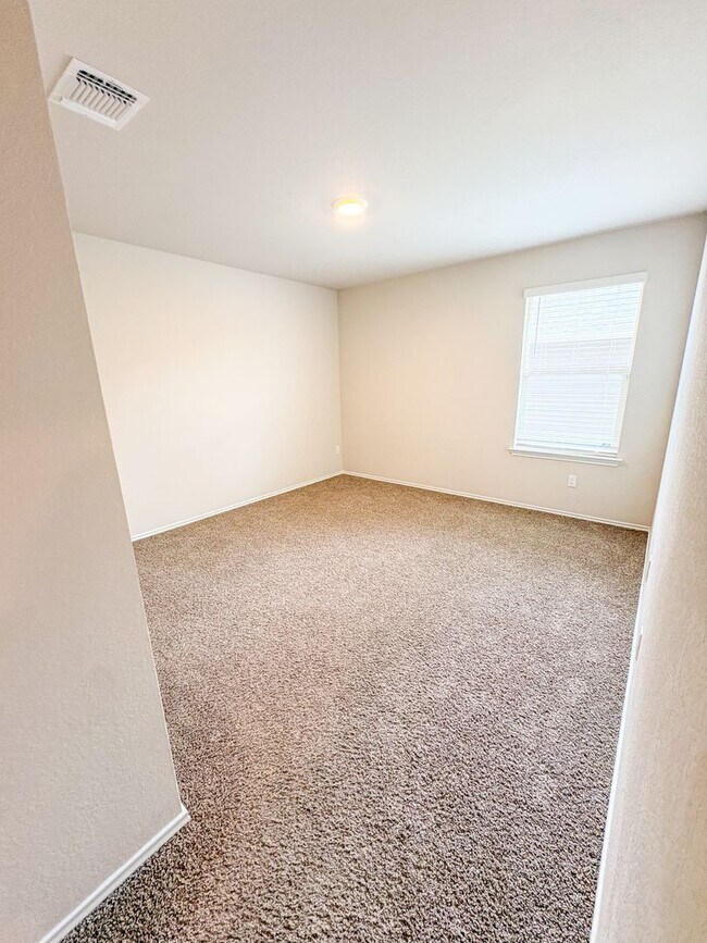 Building Photo - 8612 Cantera Rdg Rd
