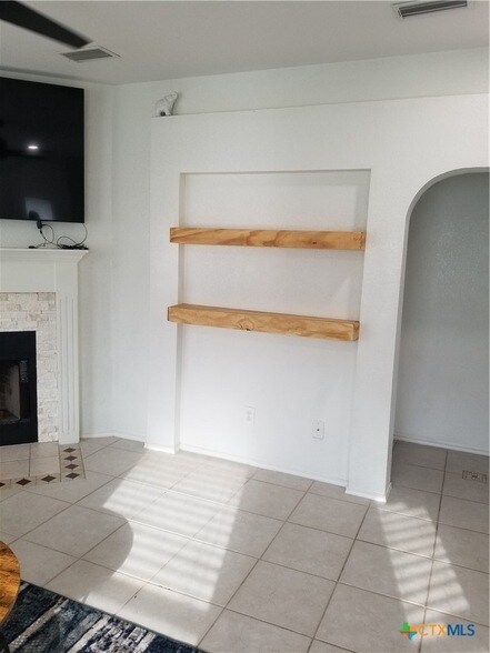 Building Photo - 2703 Blackburn Dr