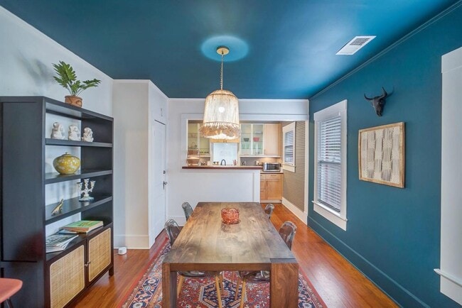 Building Photo - 501 W 41st St