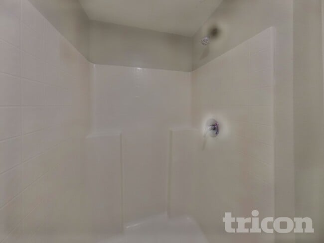 Building Photo - 916 Jayhil Dr