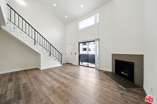 Building Photo - 6212 Fulton Ave
