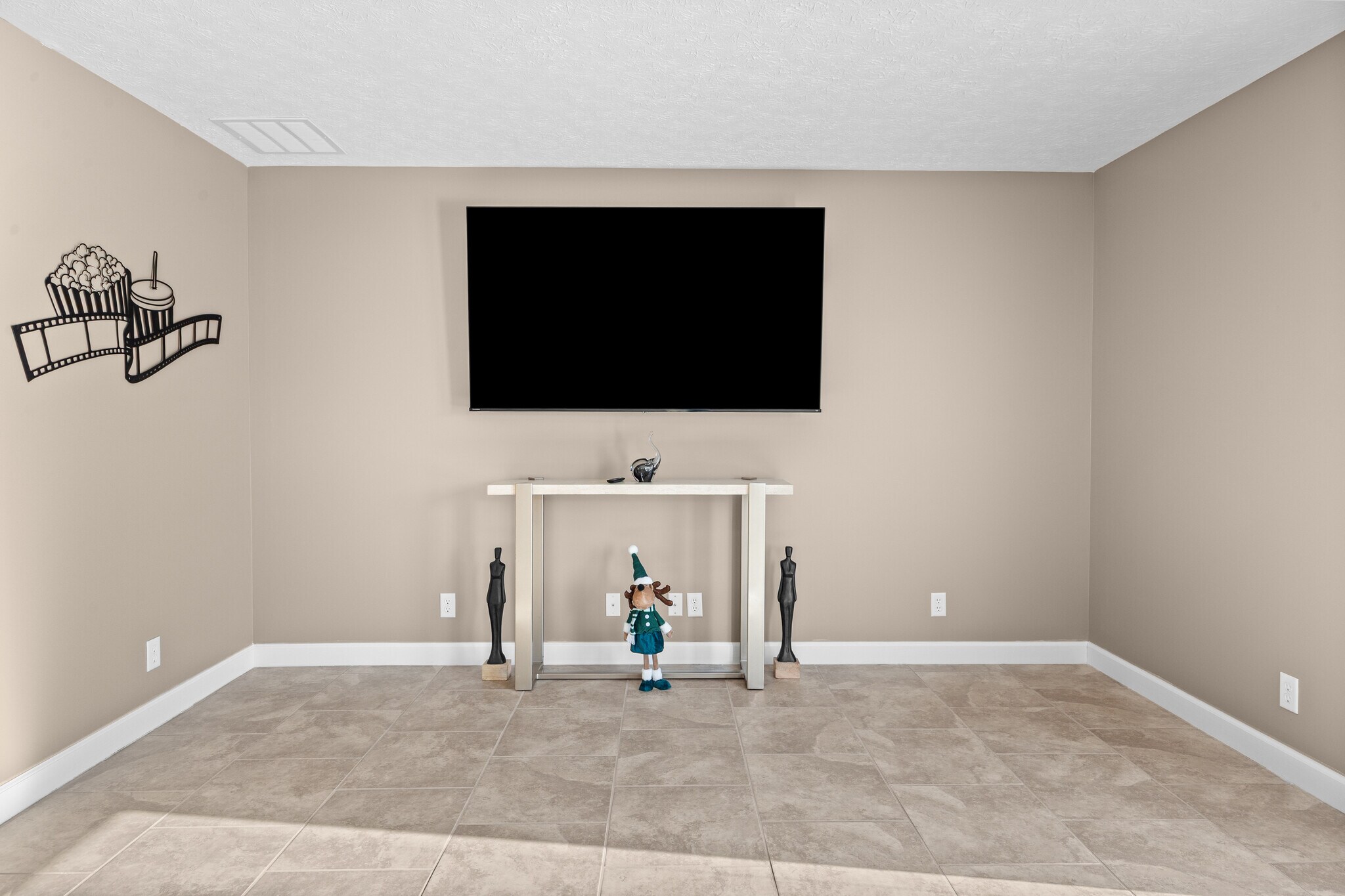 Building Photo - 25 Kettle Ct